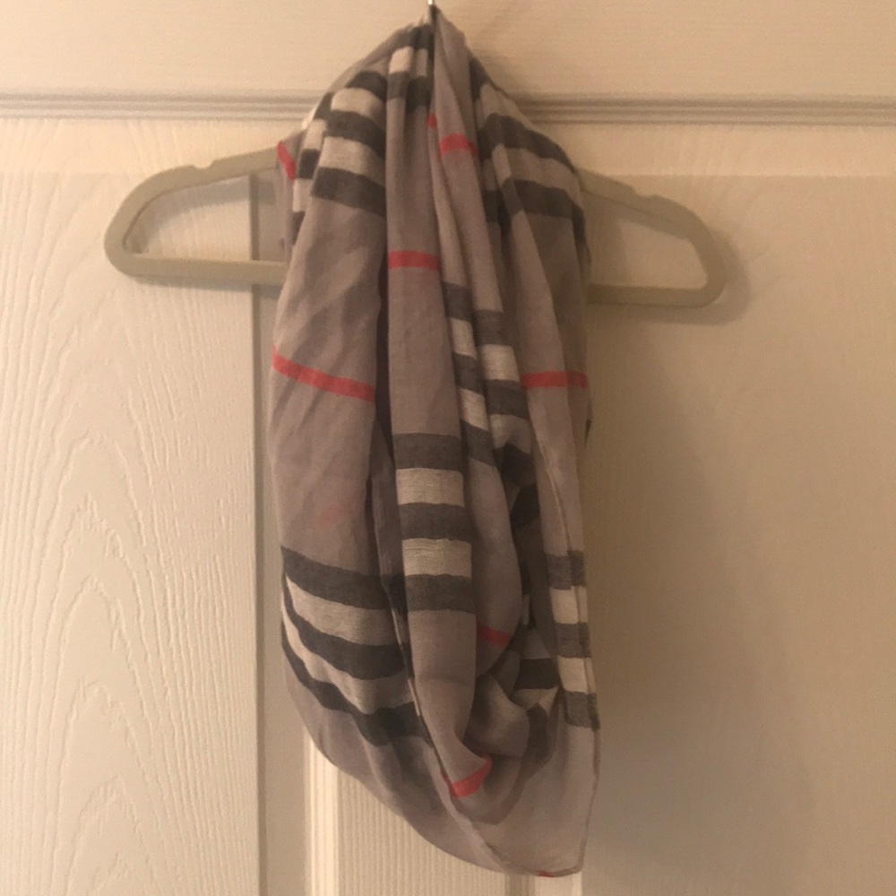 NWT gray plaid infinity scarf